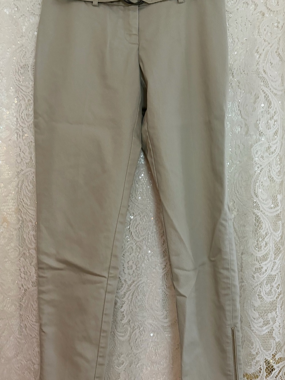 Express Pre-loved Women’s Slim Stretch Fit Beige Pants Size 3/4